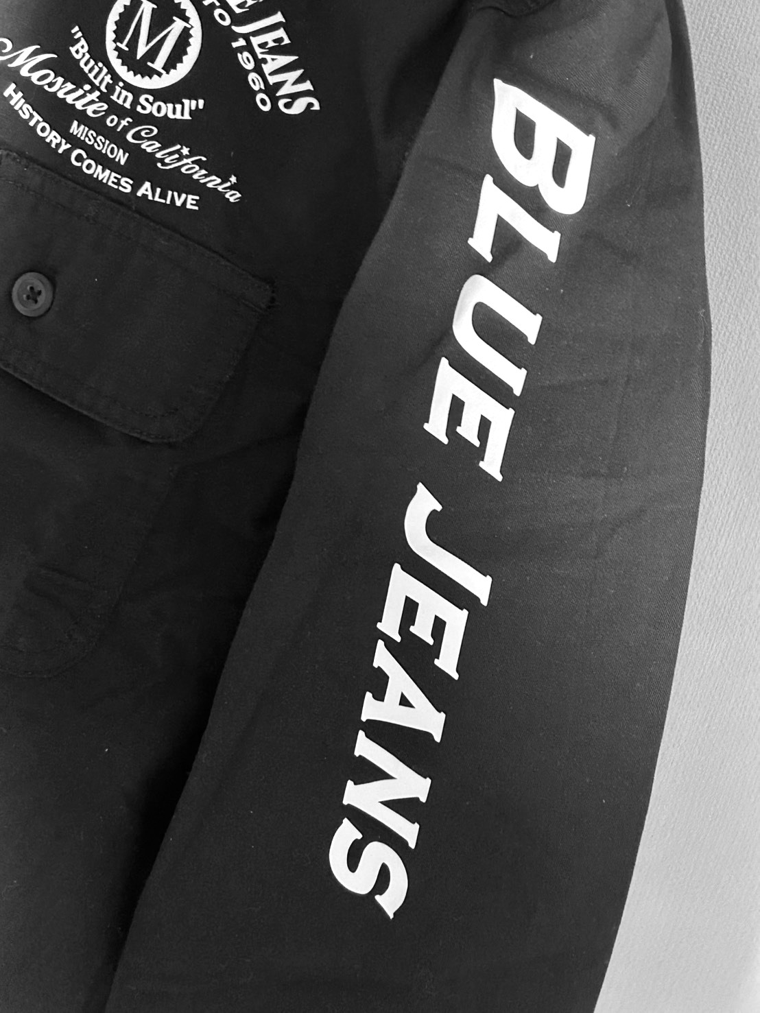 アウトレットコーナーにウエスタンシャツ１点限りで出品中！